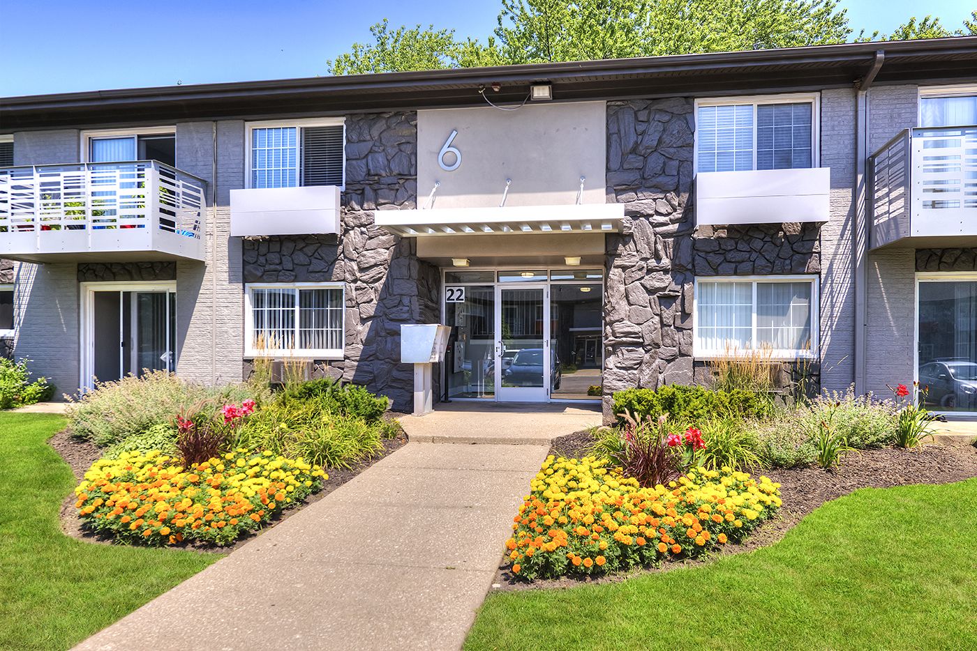 Apartments for Rent in Westmont, IL Axis at Westmont